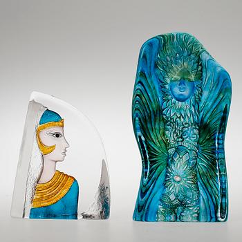 SKULPTURER, 2 stycken, glas, Mats Jonasson samt Erika Höglund. Signerade.