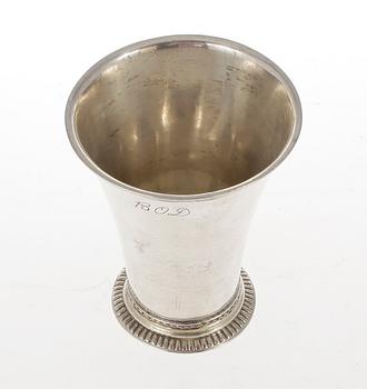 BÄGARE, silver, Peter Stenfeldt, Gävle 1763. Vikt ca 63 gram.