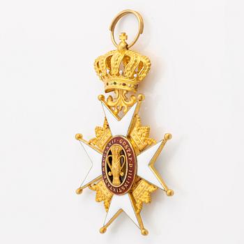 Order of Vasa, knight's badge, 18K gold and enamel, C.F. Carlman, Stockholm 1945.