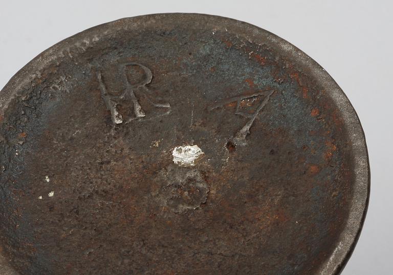 MORTLAR, 3 st, gjutjärn, 1700/1800-tal.