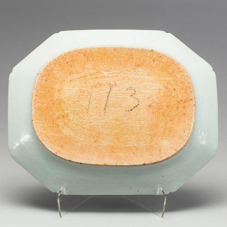 SERVERINGSFAT, porslin, Kina Qianlong(1736-1795).