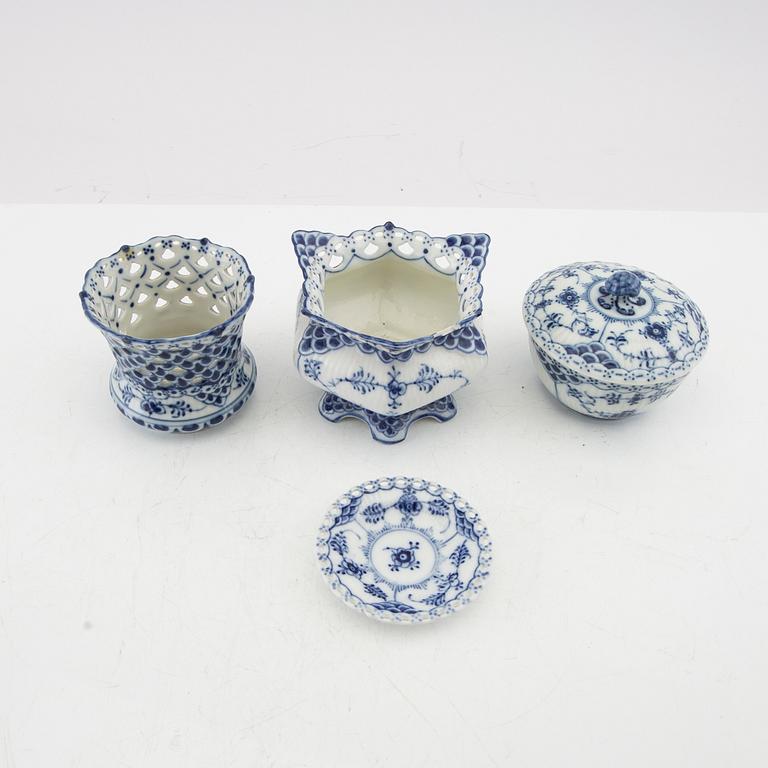 Service 52 pcs Musselmalet Royal Copenhagen Denmark porcelain.
