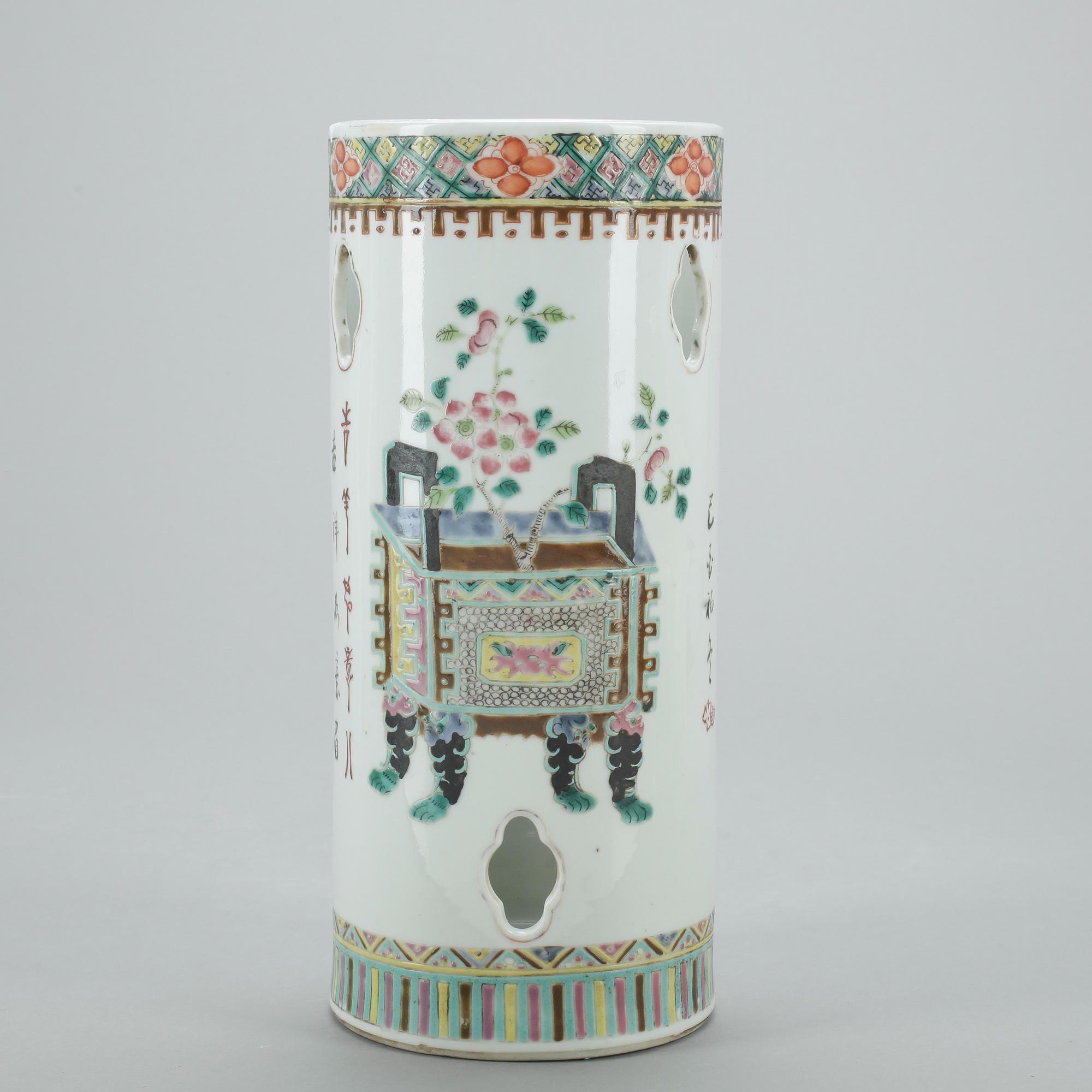 PERUKVAS, porslin, Kina, 1900-tal.