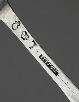 SKEDAR 2 stycken, silver. Olof Yttraeus, Uppsala 1777 och 1809. Total vikt ca 85 gram.