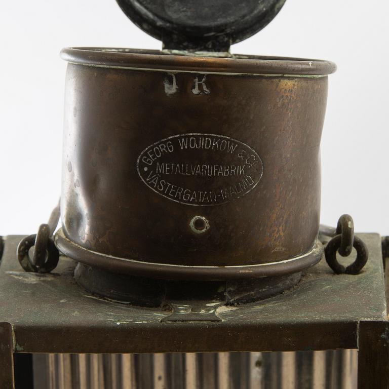 Skottlyktor ett par 1900-talets första hälft.