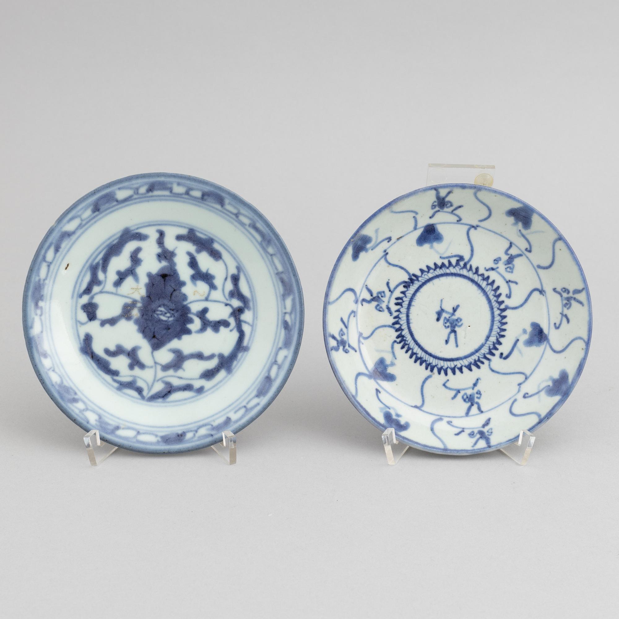 Skål samt 6 assietter, Mingstil, porslin, Kina, Qingdynastin, 1800-tal.