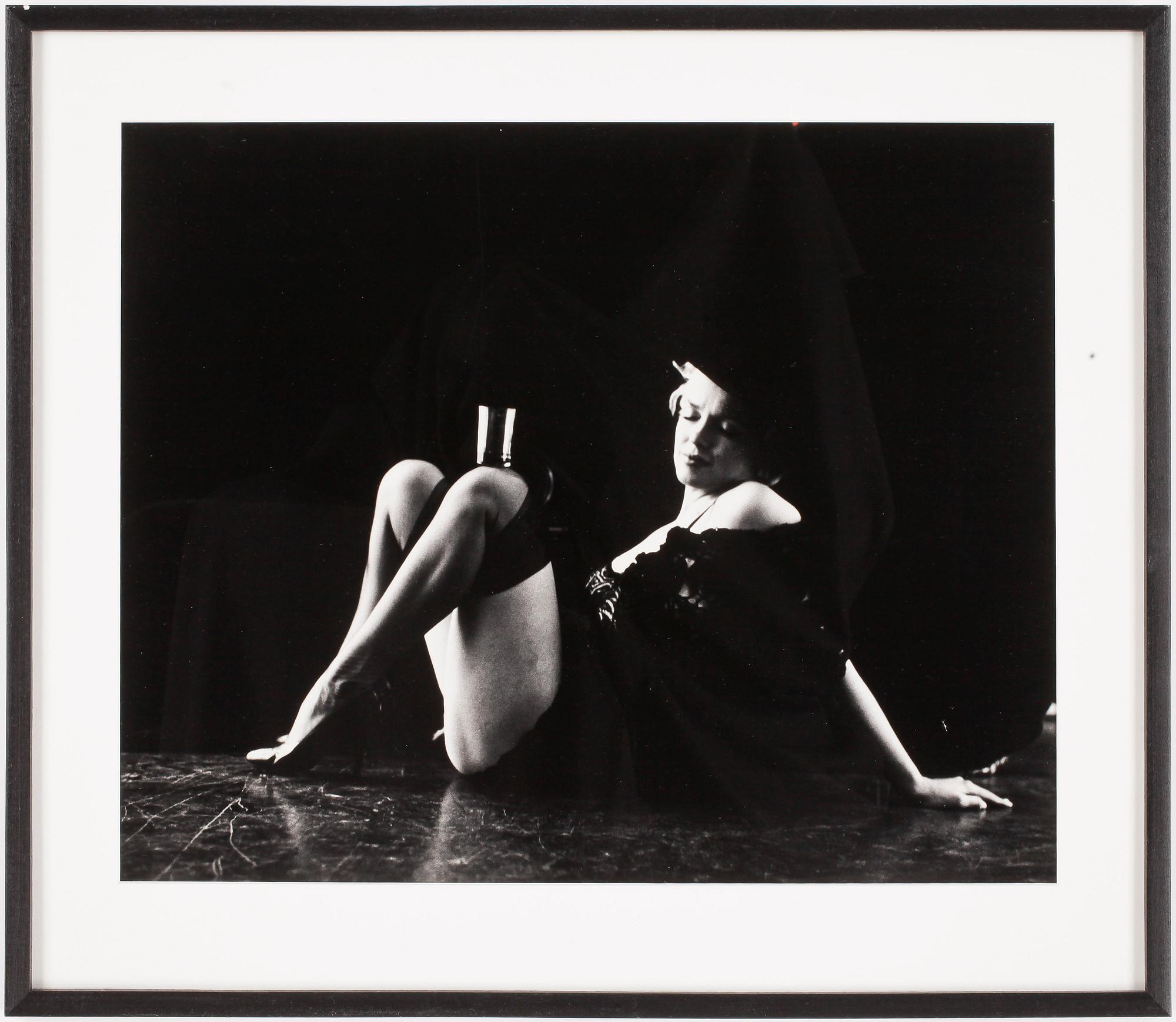 MILTON H GREENE, fotografi, signerad.