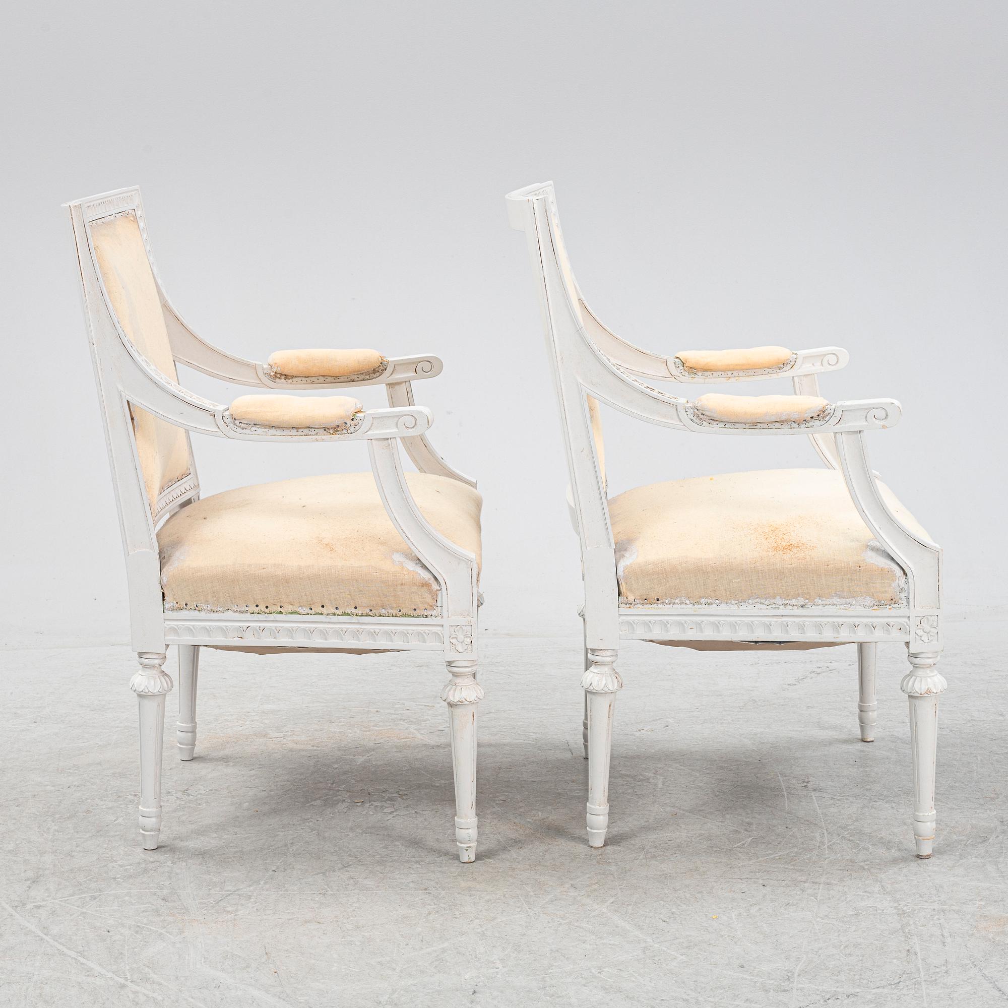 Karmstolar, ett par, gustaviansk stil, 1900-talets början.