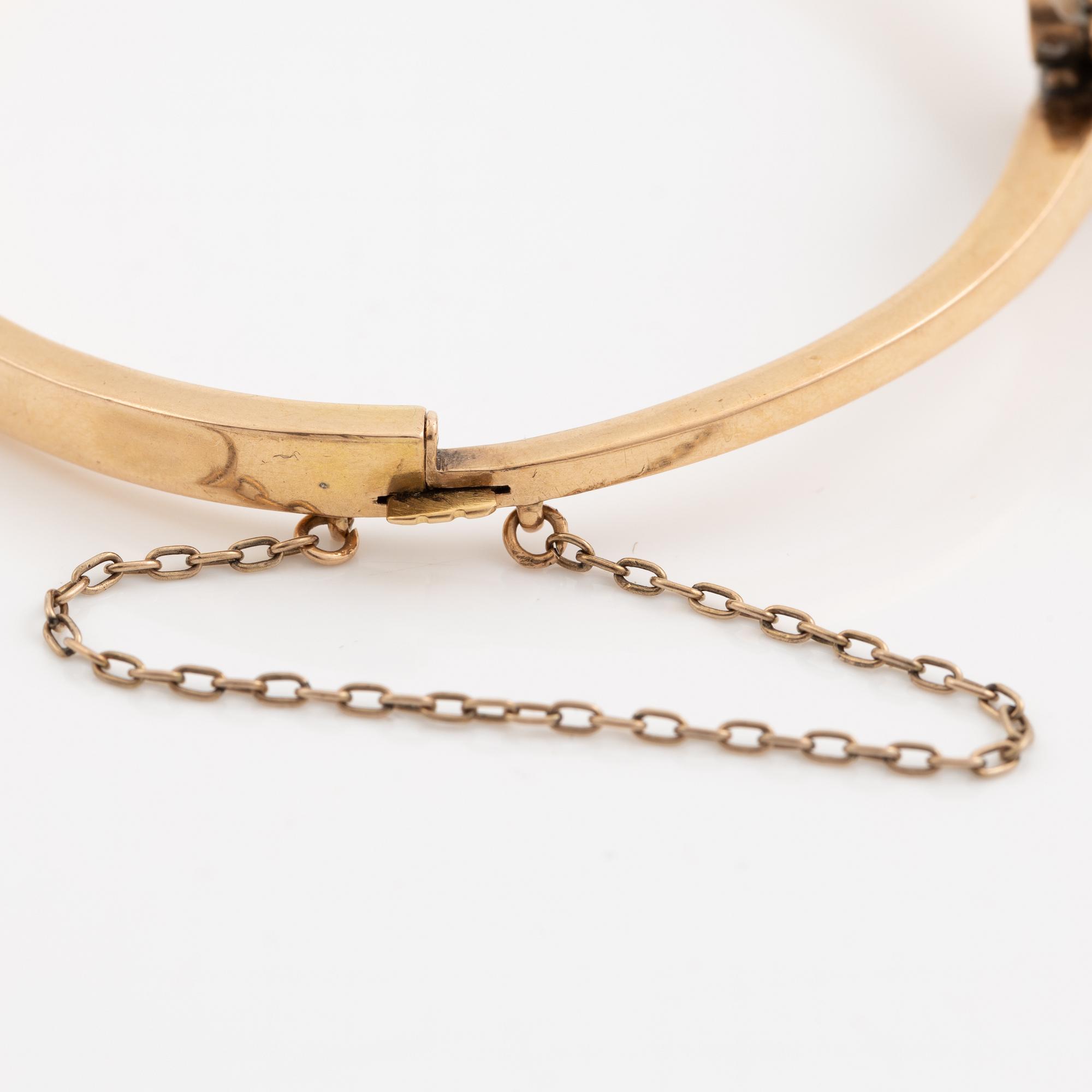 Armring 14K guld med gammalslipad diamant, safir och rubin.