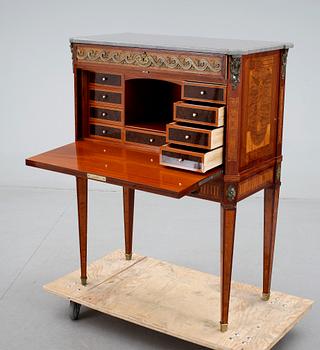 SEKRETÄR. Gustaviansk stil, 1900-talets mitt.