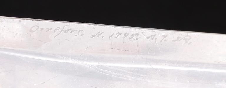 KARAFFER, 2 st, Orrefors resp Elis Berg, Kosta. Sign.