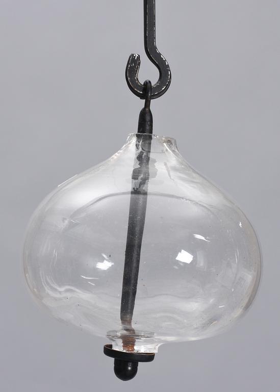 LJUSKRONA, järnsmide, glas, Erik Höglund, 1900-talets andra hälft. H ca 50.