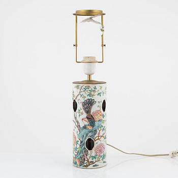A Chinese porcelain table light/hat stand, early 20th Century.