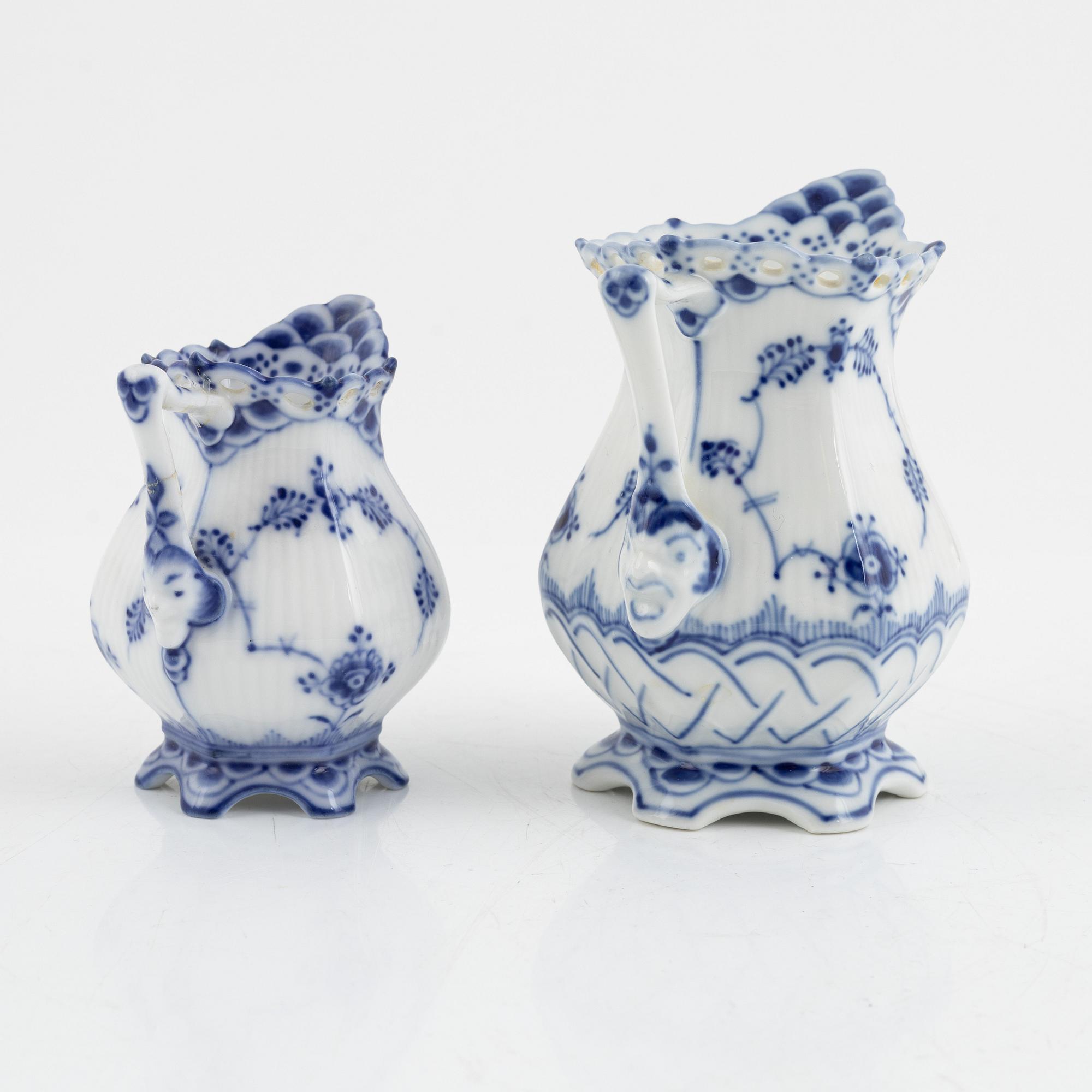 Mat- och kaffeservis, 76 delar, porslin, "Musselmalet", Royal Copenhagen, Danmark.