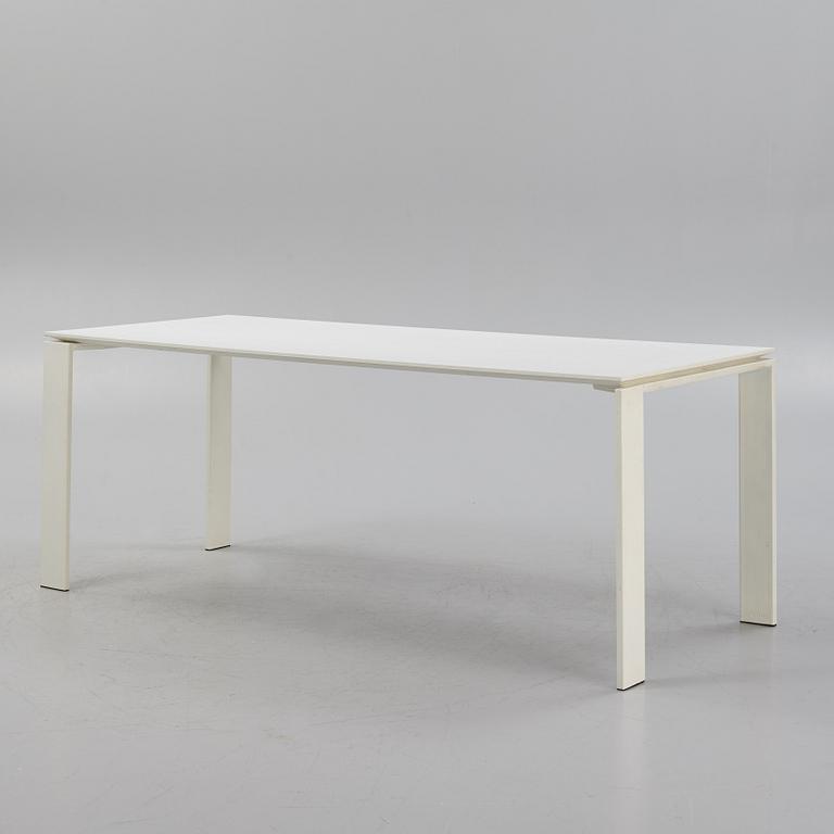 Ferruccio Laviani, matbord, "Four", Kartell, Italien.