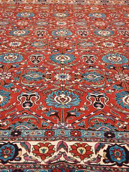 A CARPET. A semi-antique Veramin probobly. 303-311 x 208,5 cm.