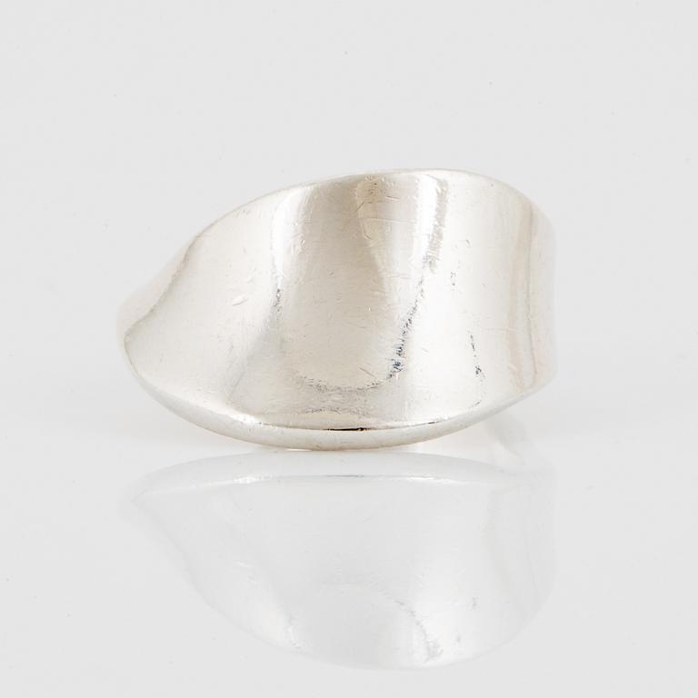 Vivianna Torun Bülow-Hübe, Georg Jensen, ring, sterlingsilver. nr 148.