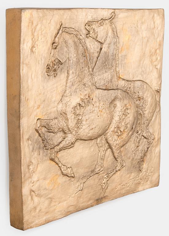 Nina Terno, Kaksi hevosta.