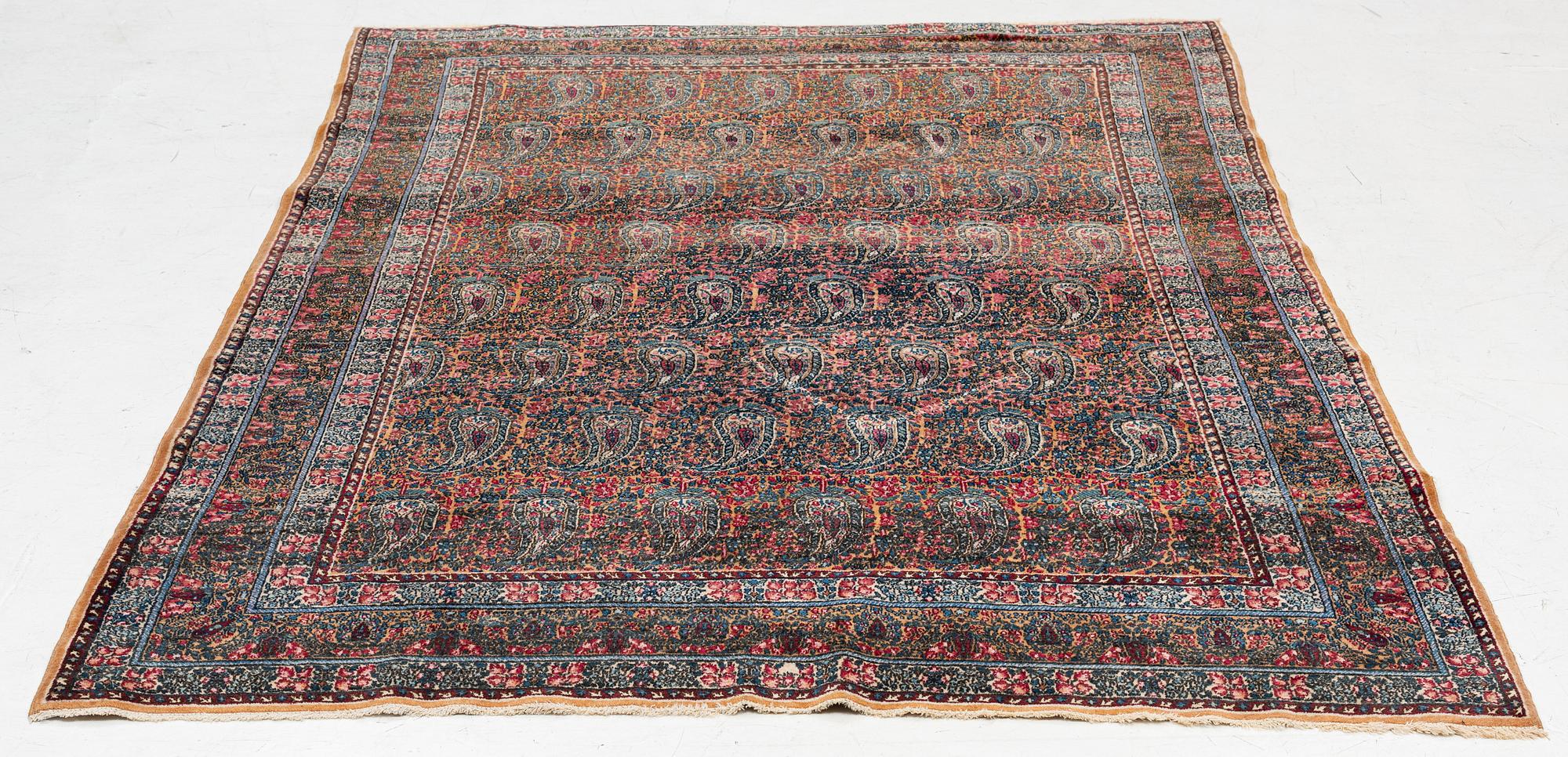 Carpet, semi-antique, Kerman, southern Persia, approx. 256 x 175.