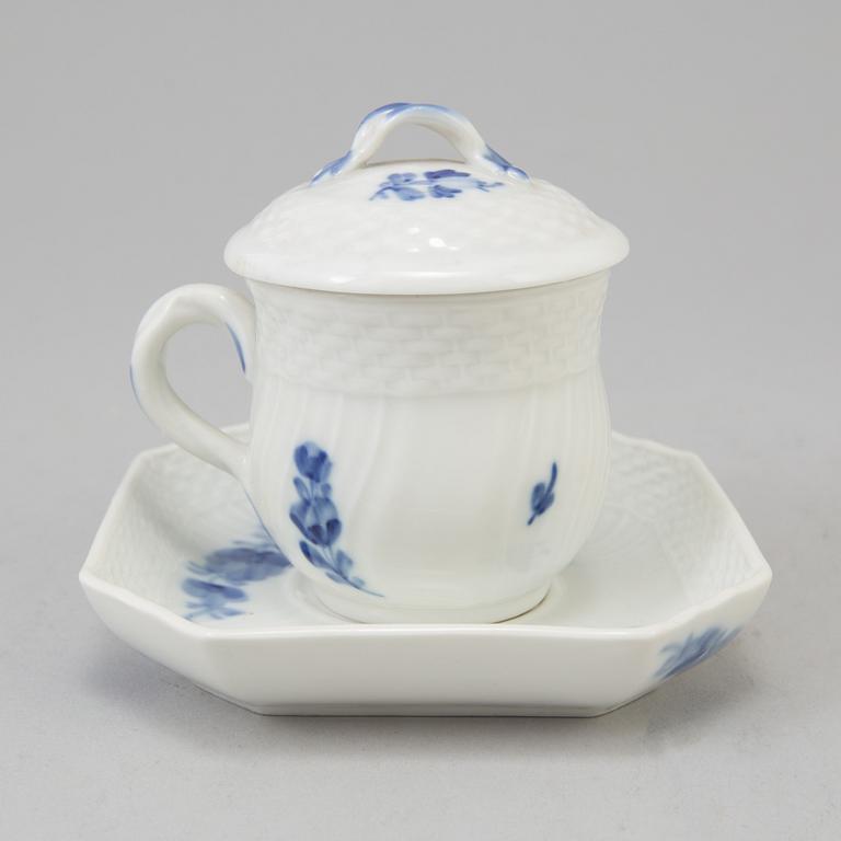 A 37 piece porcelain service 'Blå blomst', Royal Copenhagen, Denmark.