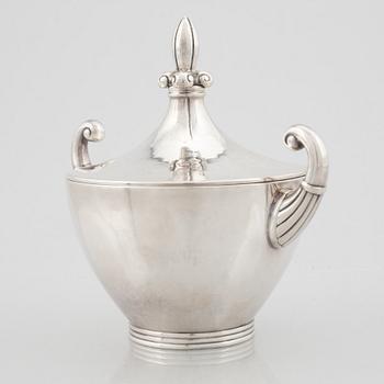 A Swedish silver sugarbowl with cover, mark of W.A. Bolin, Stockholm 1925.