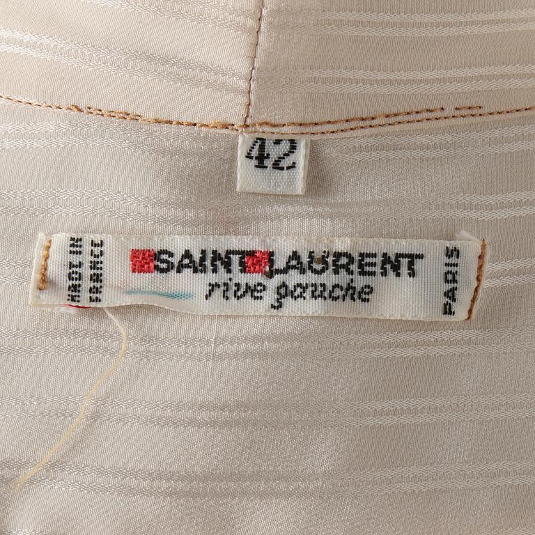 BLUS, Yves Saint Laurent.