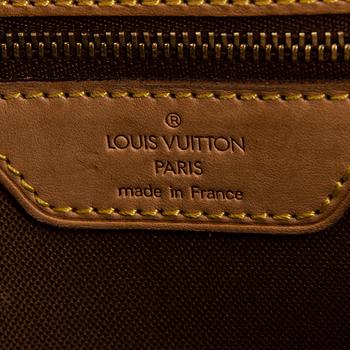 Louis Vuitton, "Abbesses messenger" väska.