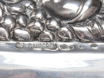 BRICKA, silver G.A Dahlgren, Malmö. Daterad 1919 otydlig årsstämpel. Ca 1740g.