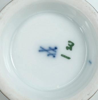 SERVIS, 12+4 delar, porslin, Meissen liknande märkning, 1800-tal.