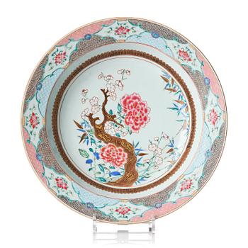 1018. A famille rose basin, Qing dynasty, Yongzheng (1723-35).