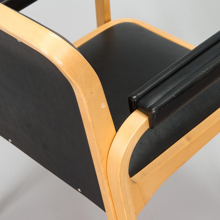 Alvar Aalto, nojatuolipari, malli E45, Artek, 1900-luvun loppu.