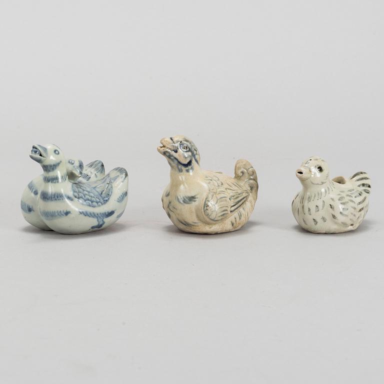 A set of three blue and white brush washers, Sout East Asia, 16th/17th Century.