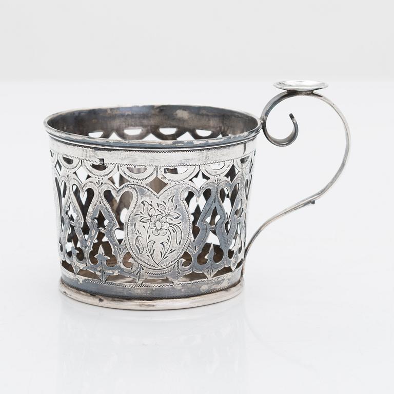 Teglashållare, silver och teskedar, 5 st, förgyllt silver, Moskva 1863-1886.