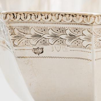 A sterling silver bonbonniere, mark of S. Blackensee & Sons, Chester 1929.