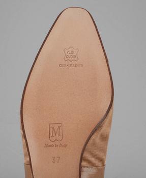 SKOR, pumps, Bruno Magli.