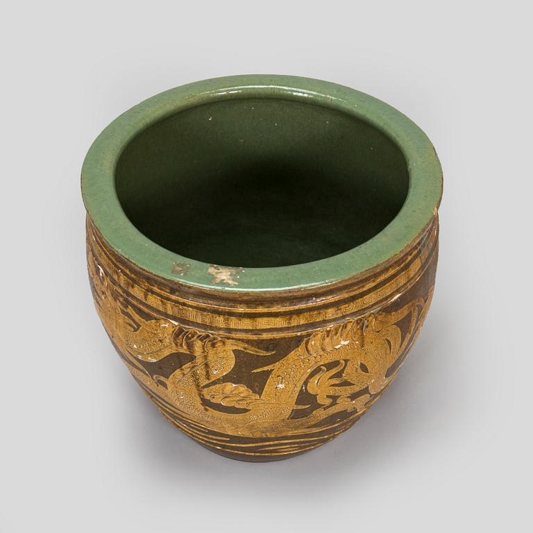 Lattiaruukku, keramiikkaa. Kiina, 1900-luku.