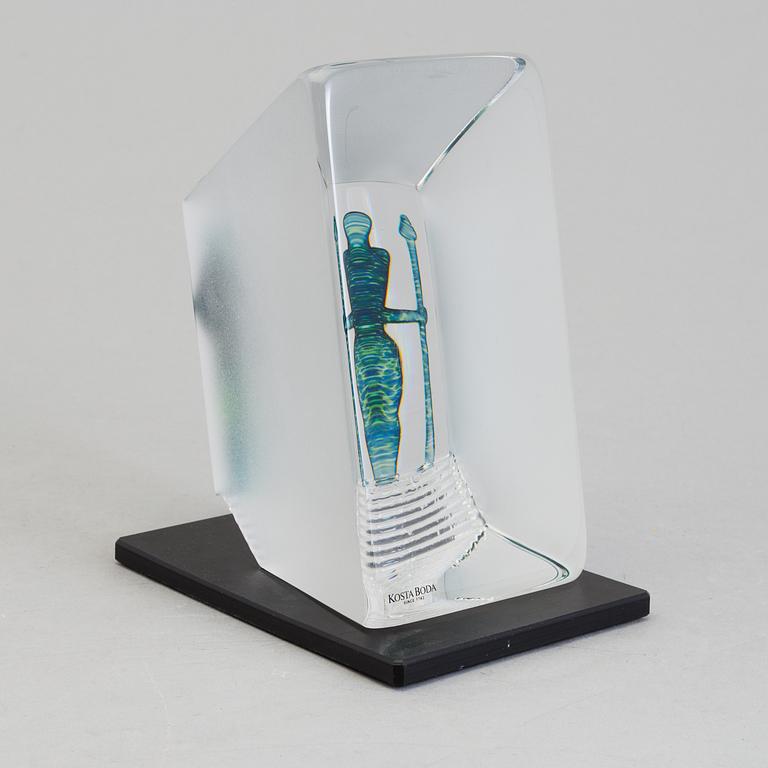 BERTIL VALLIEN,  "Viewpoints / Doorway, sculpture, glas, signed. Limited ed.