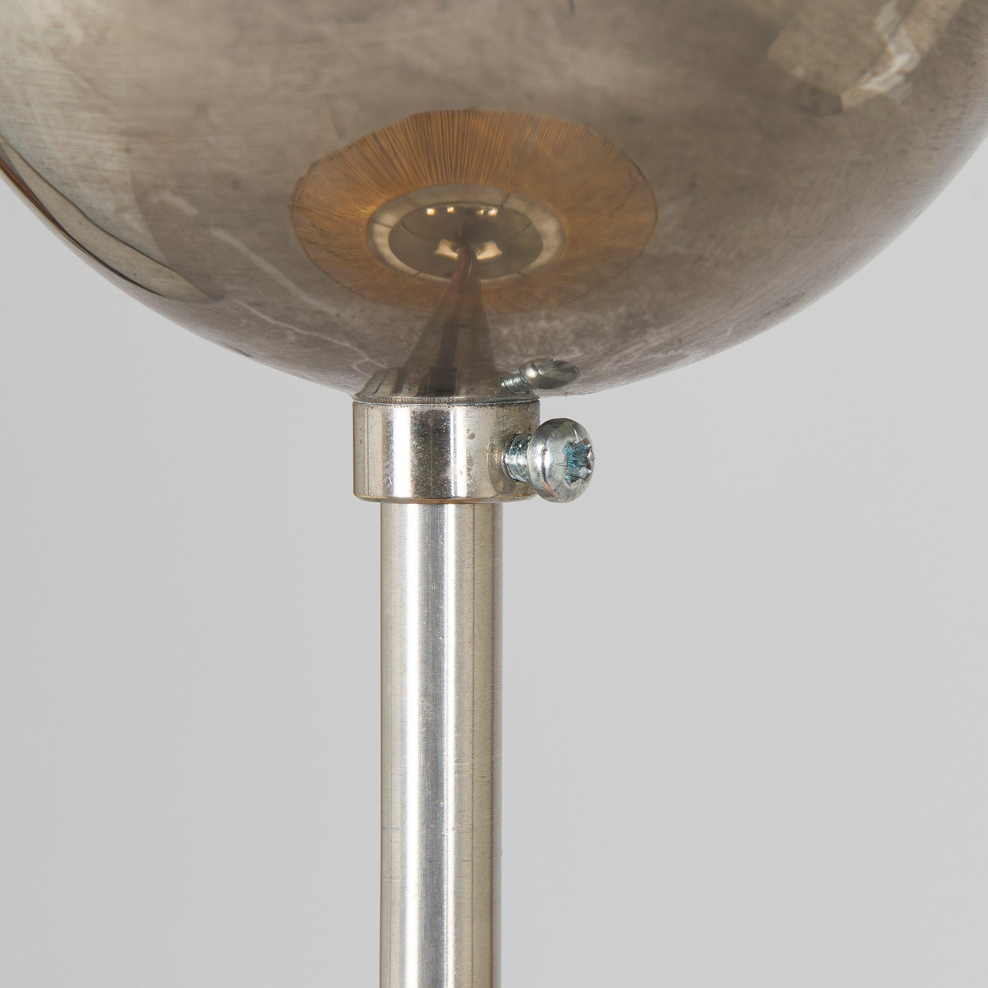 Paavo Tynell, taklampa modell 1602, Idman 1900-talets mitt.