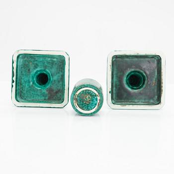 Wilhelm Kåge, ljusstakar, ett par samt miniatyrvas, "Argenta" Gustavsberg.