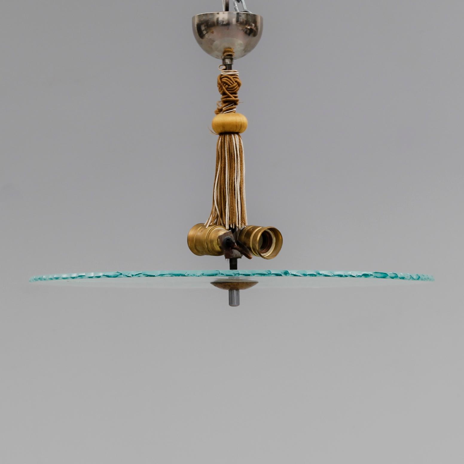 TAKLAMPA, 1900-talets första hälft. Höjd 35 cm.