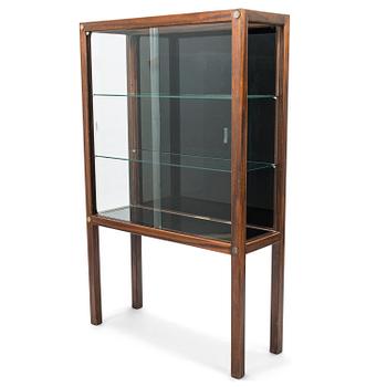 CARL GUSTAF HIORT AF ORNÄS, A 1950s display cabinet, 'Näyttely-vitriini' for Huonekalu Mikko Nupponen Oy, Finland.