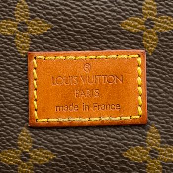 LOUIS VUITTON, Saumur 30" shoulderbag.