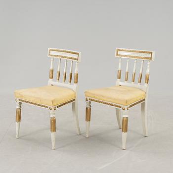 STOLAR, 2 st, sengustaviansk resp sengustaviansk stil, omkr år 1800 resp omkr år 1900.