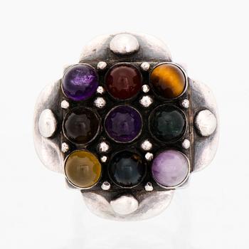 SAARA HOPEA, SORMUS, pyöröhiotut puolijalokivet, hopeaa, 1960-luku.