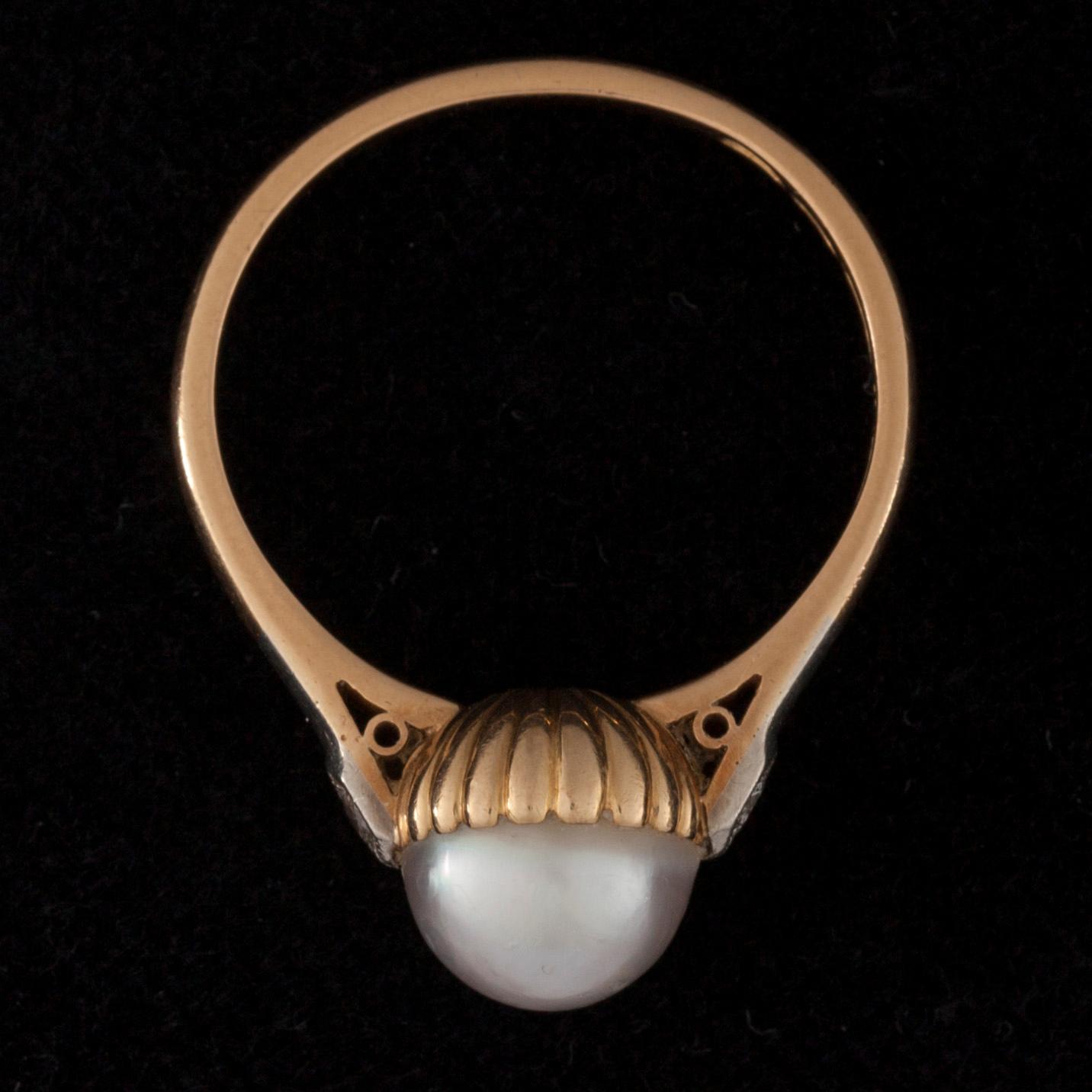 RING och ÖRHÄNGEN, 18K guld, pärlor, diamanter. Vikt totalt ca 7,2 g.