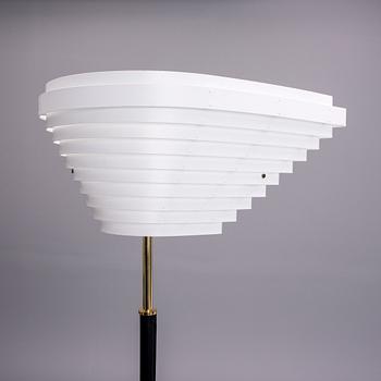 GOLVLAMPA, "Änglavinge" A 805, Alvar Aalto, Artek. Formgiven 1954.