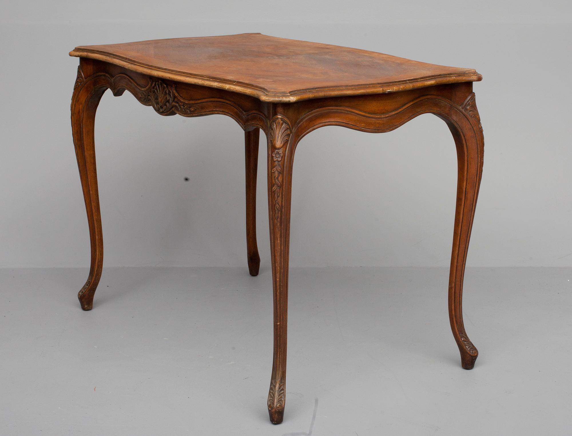 BORD och TABURETT, rokokostil, 1900-tal.