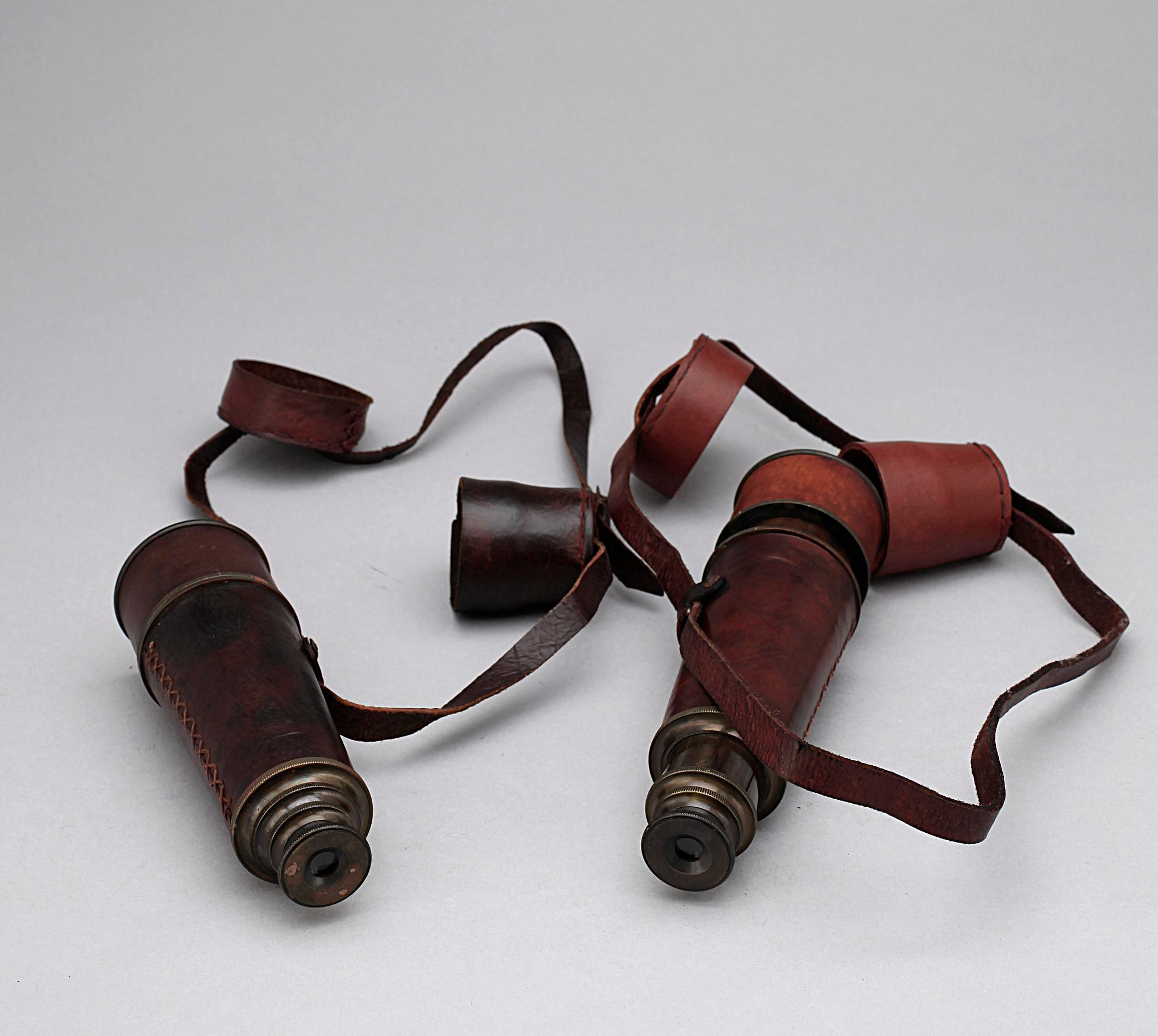KIKARE, 2 st, Kelvin & Hughes, London 1917.