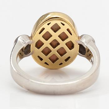 Ring, platina, 18K guld, opal och diamanter ca 0.20 ct tot.