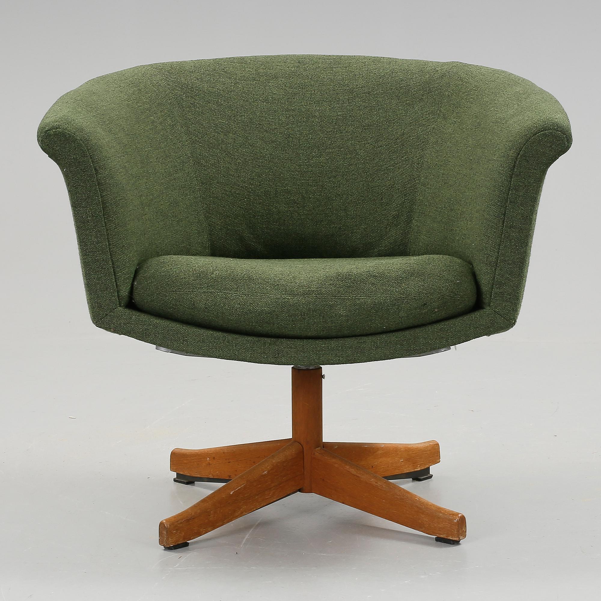 SNURRFÅTÖLJ, 1900-talets andra hälft.